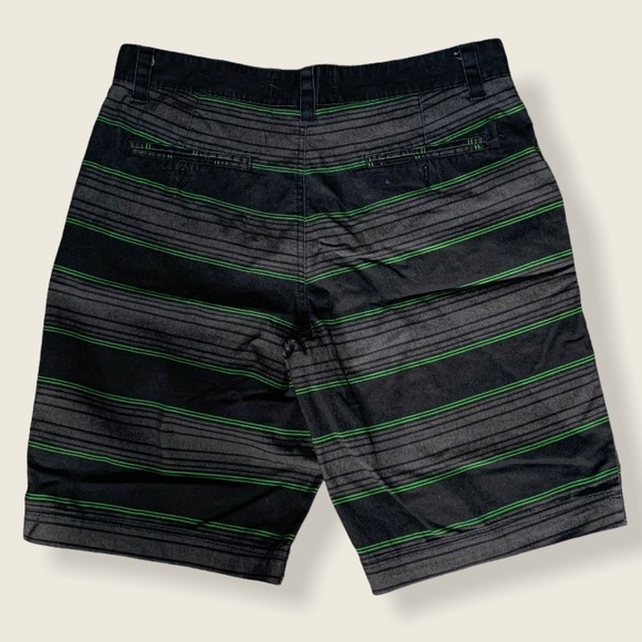 Footlocker Men’s Black/Green Shorts - Size 34 - Picture 2 of 4